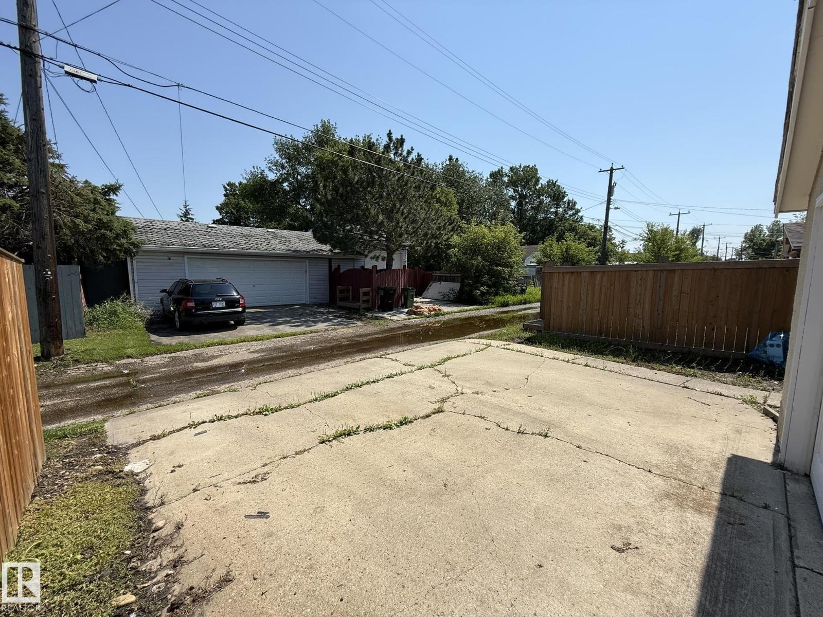 10837 155 ST NW - Image 47