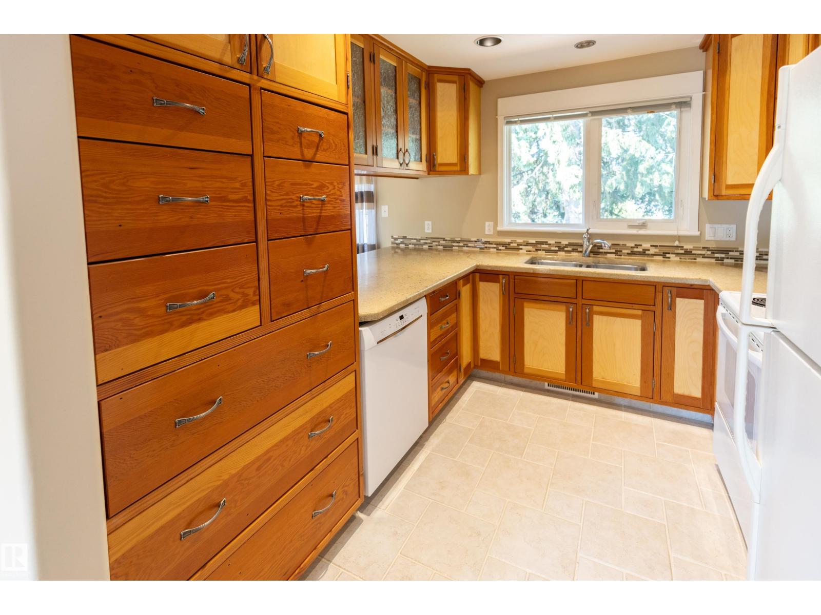 1108 39 ST NW - 6
