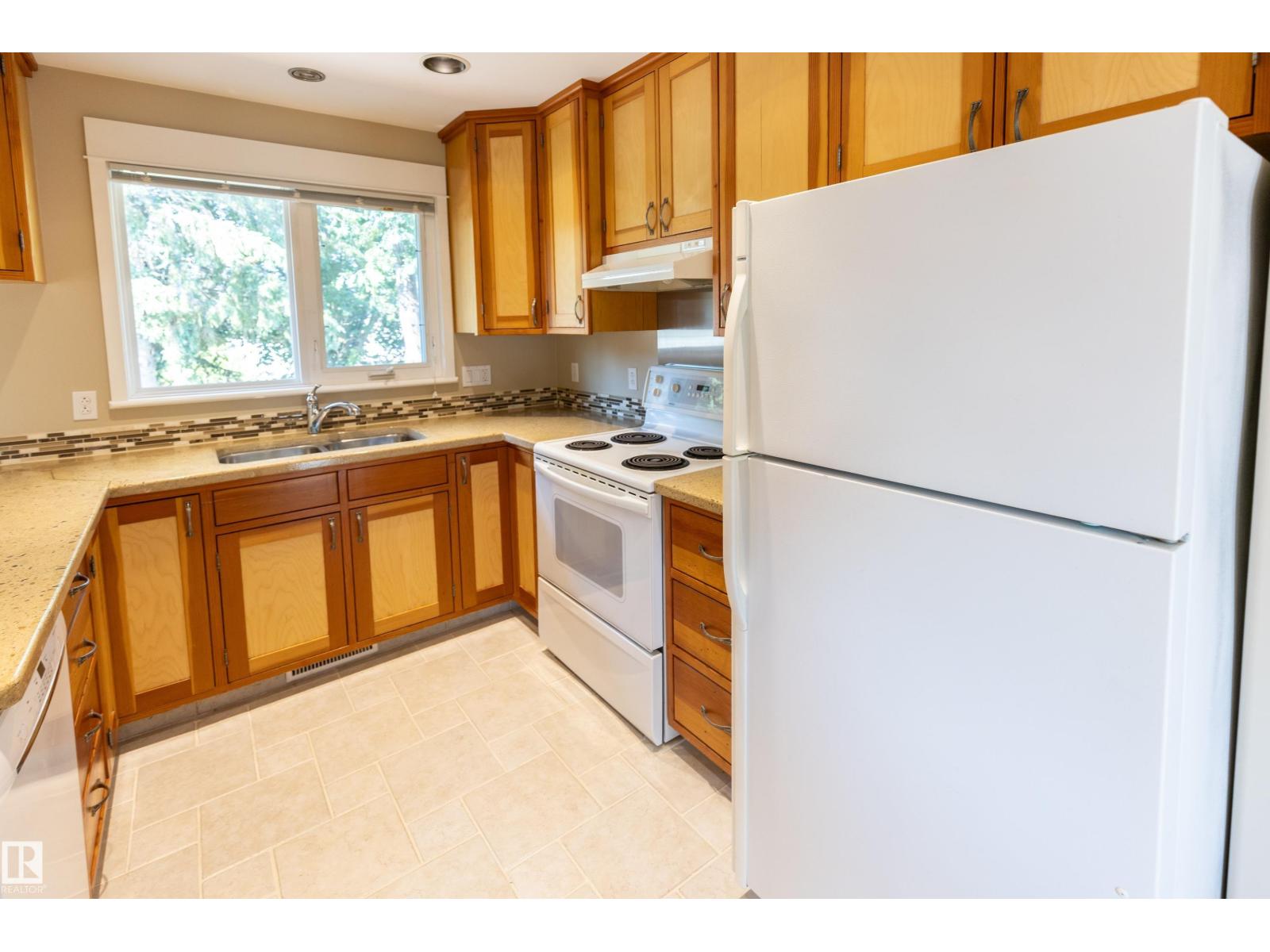 1108 39 ST NW - Image 8