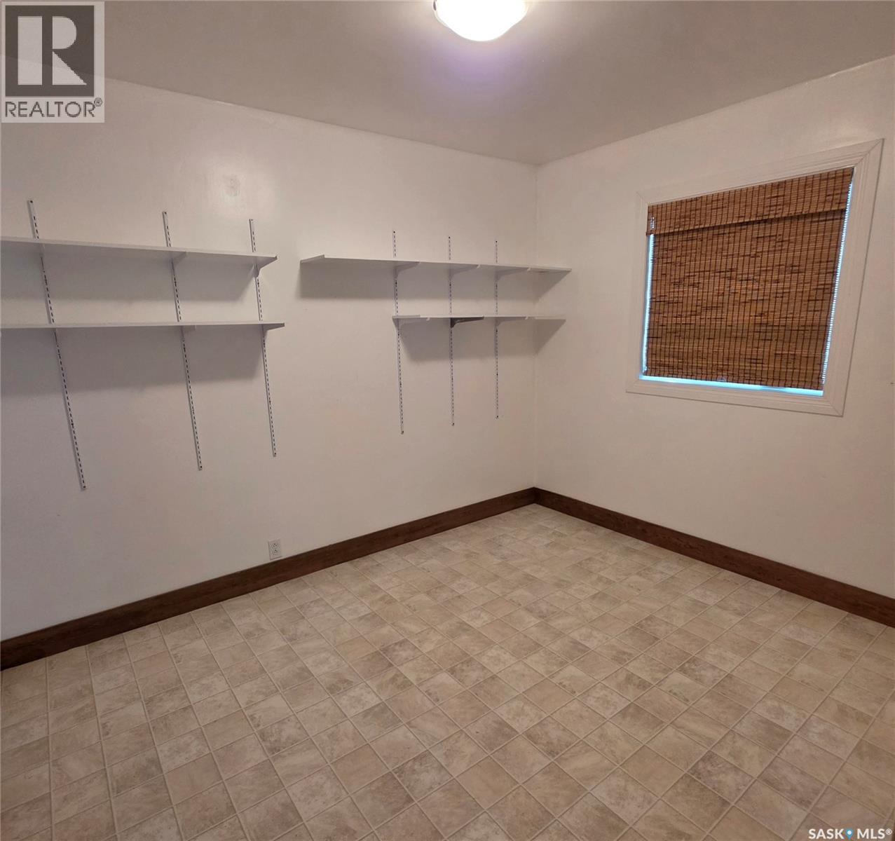 324 Laing STREET - 11