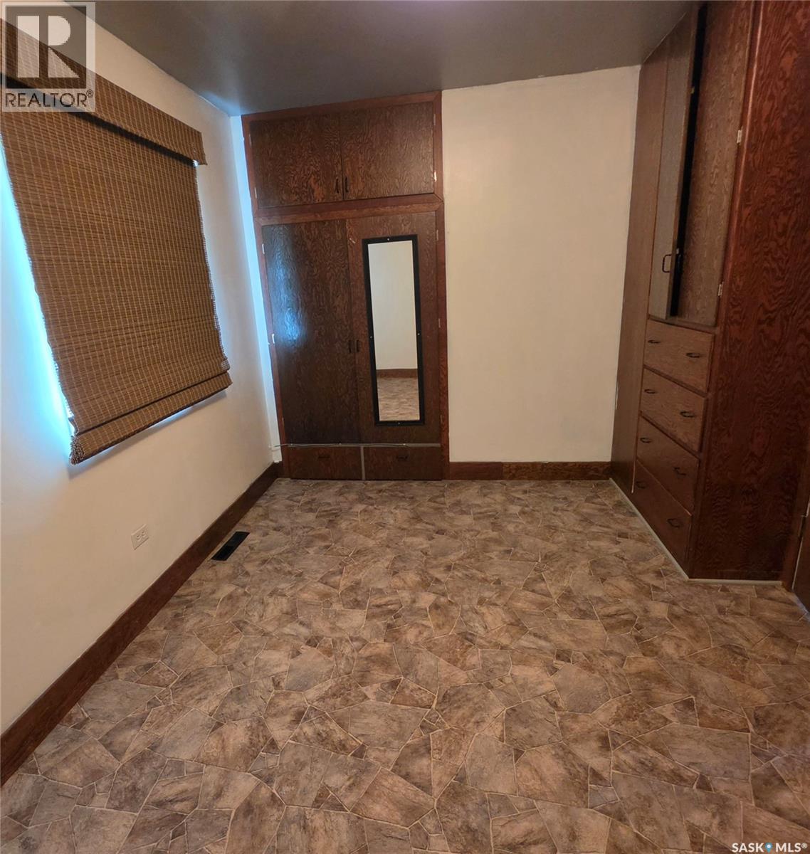 324 Laing STREET - 9