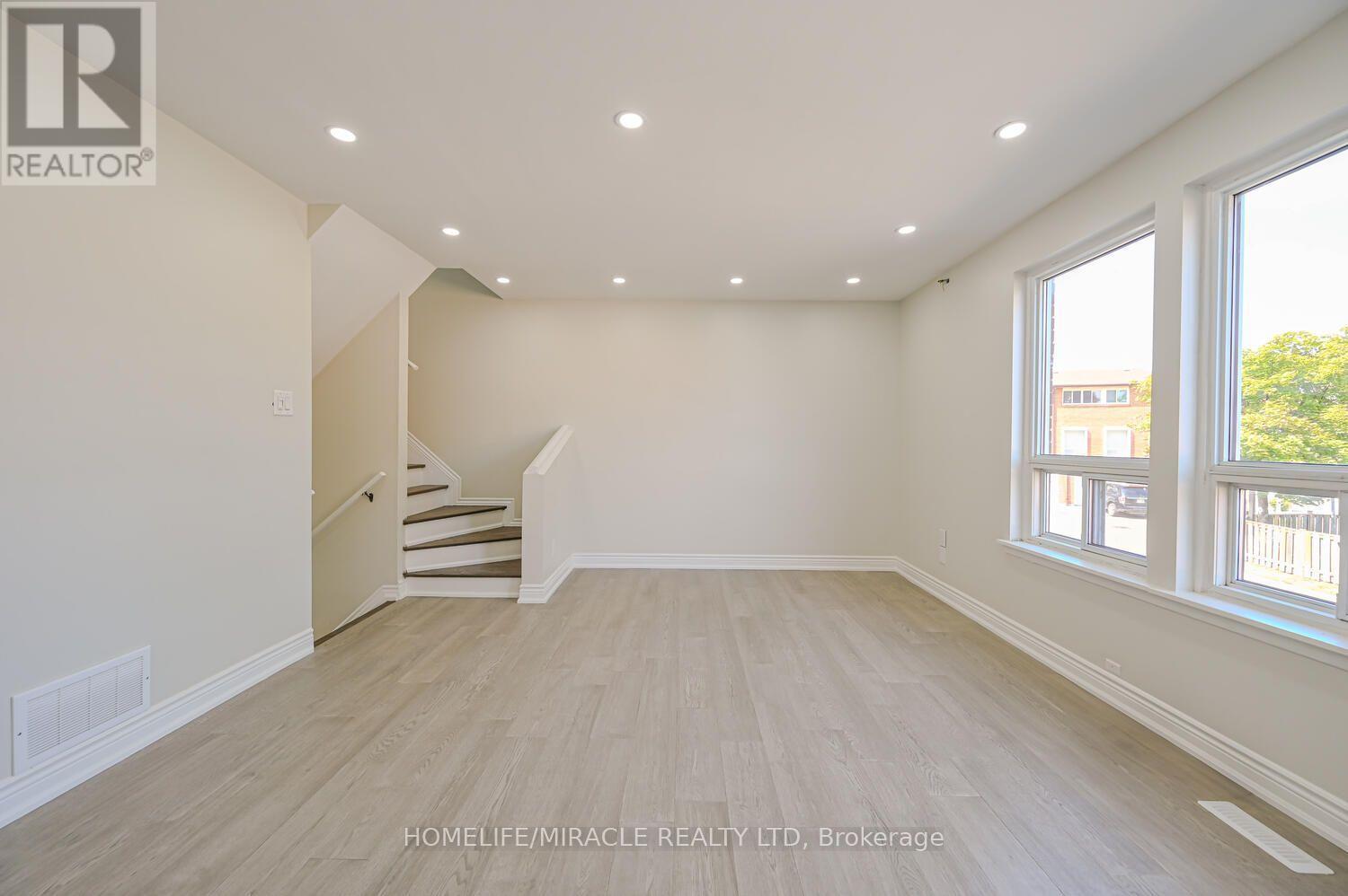 #125 6466 FINCH AVENUE W - 15