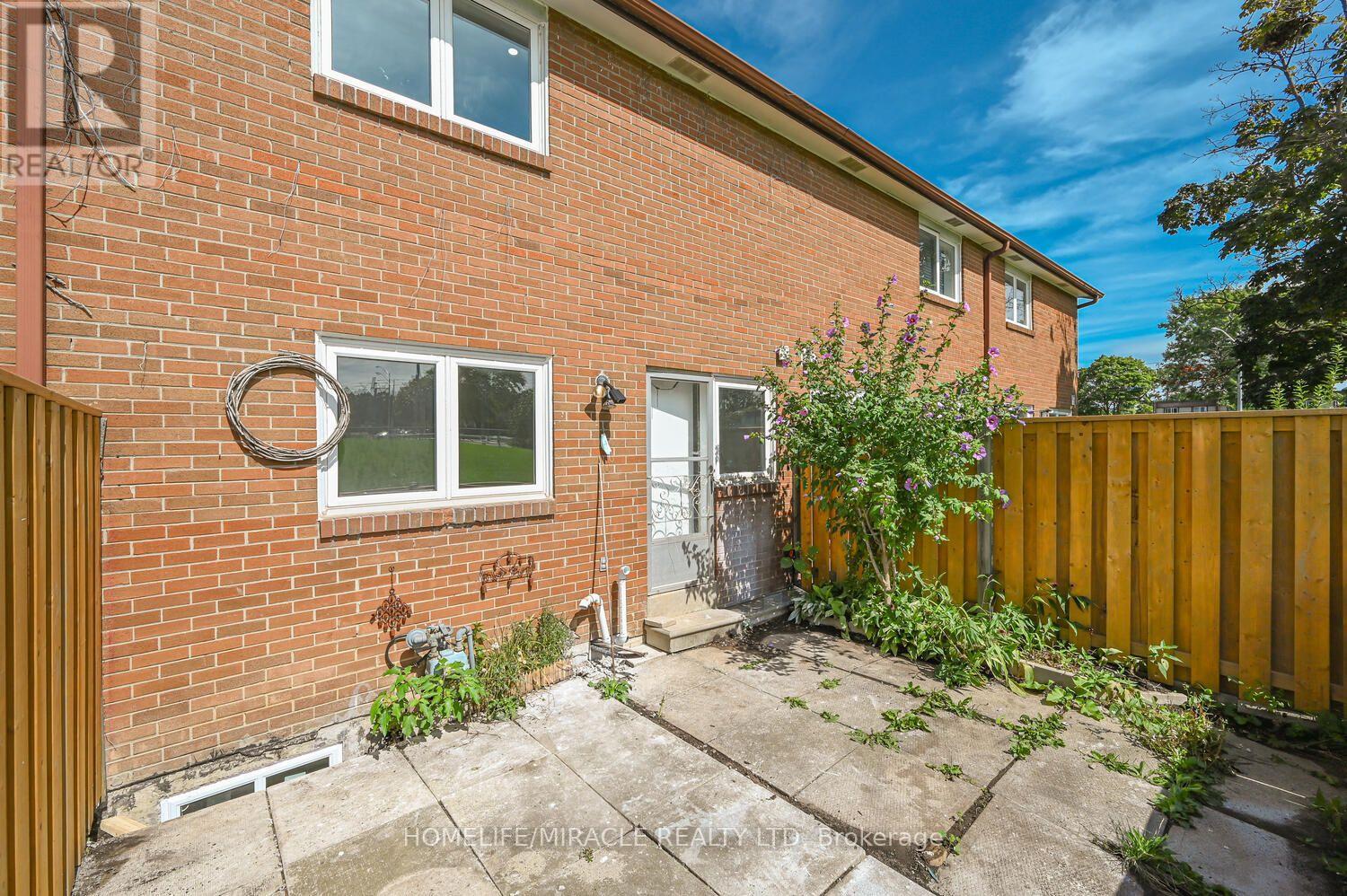 #125 6466 FINCH AVENUE W - 33