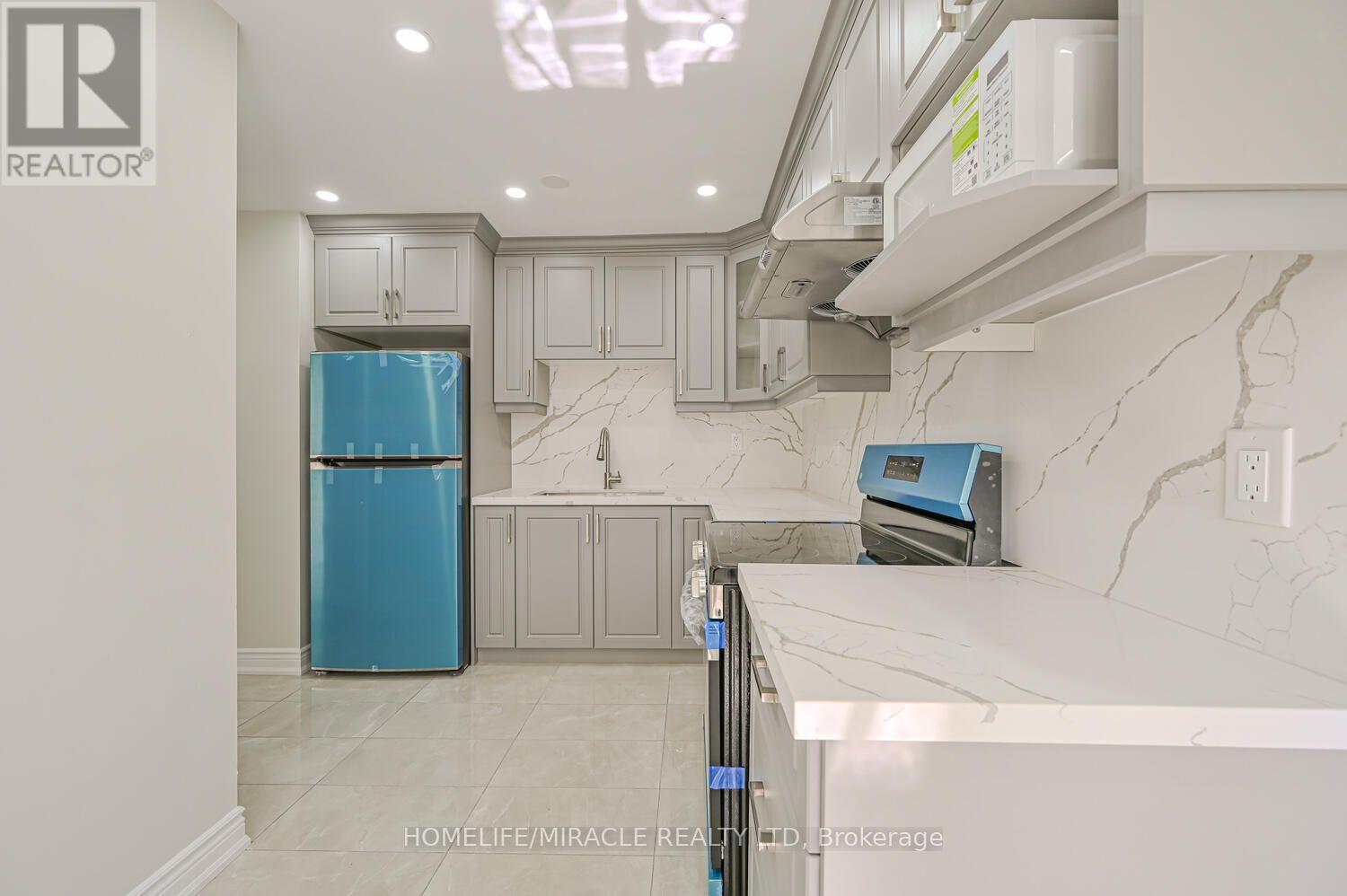 #125 6466 FINCH AVENUE W - 7
