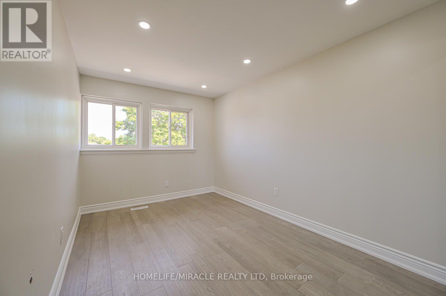 #125 6466 FINCH AVENUE W - 18