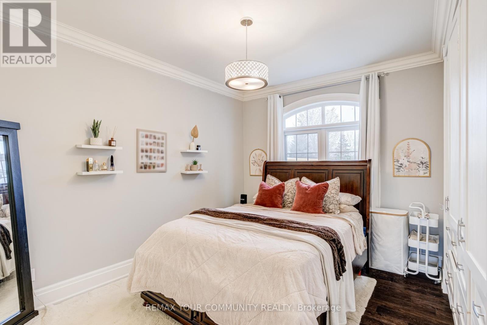 20111 BATHURST STREET E - 29