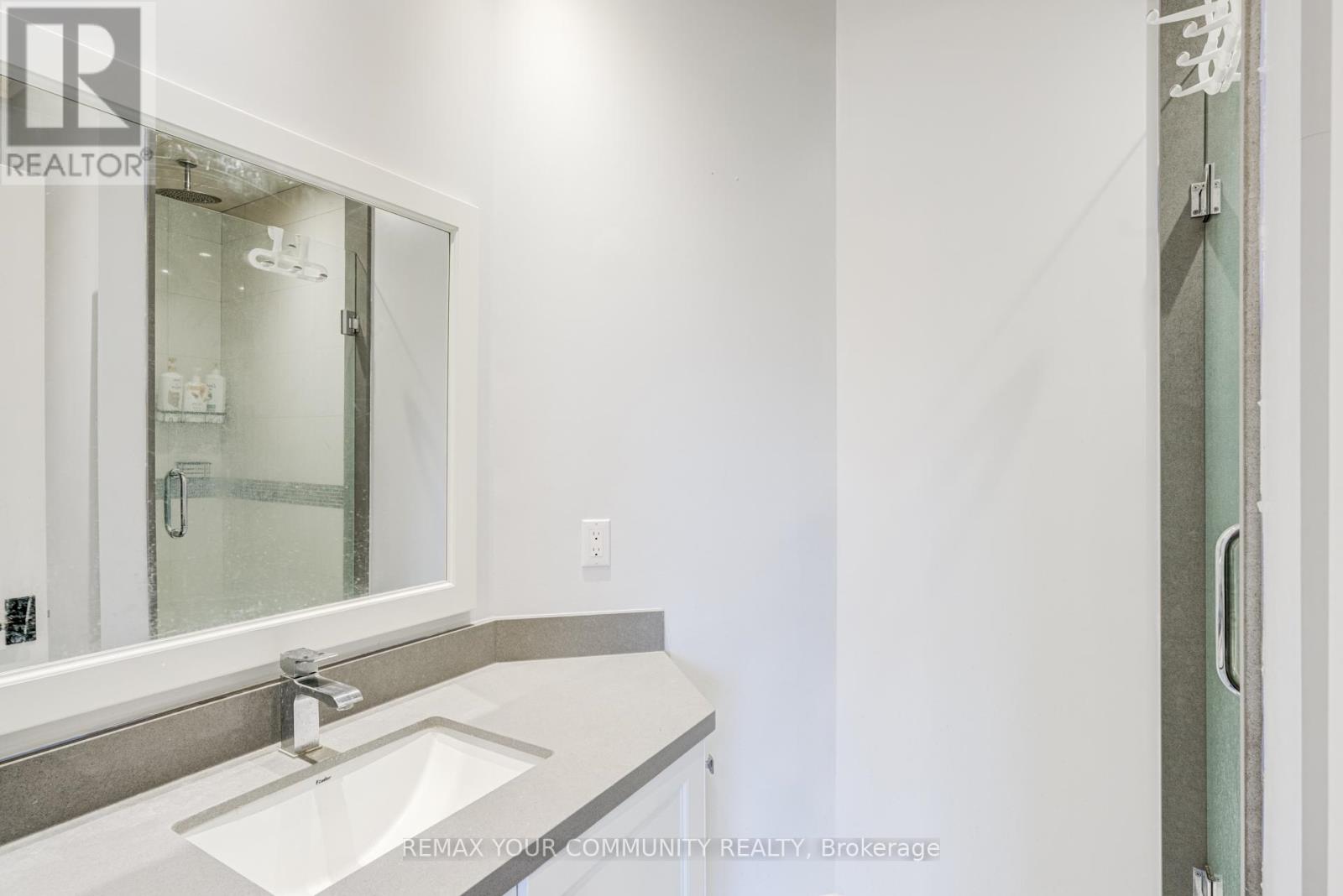 20111 BATHURST STREET E - 37