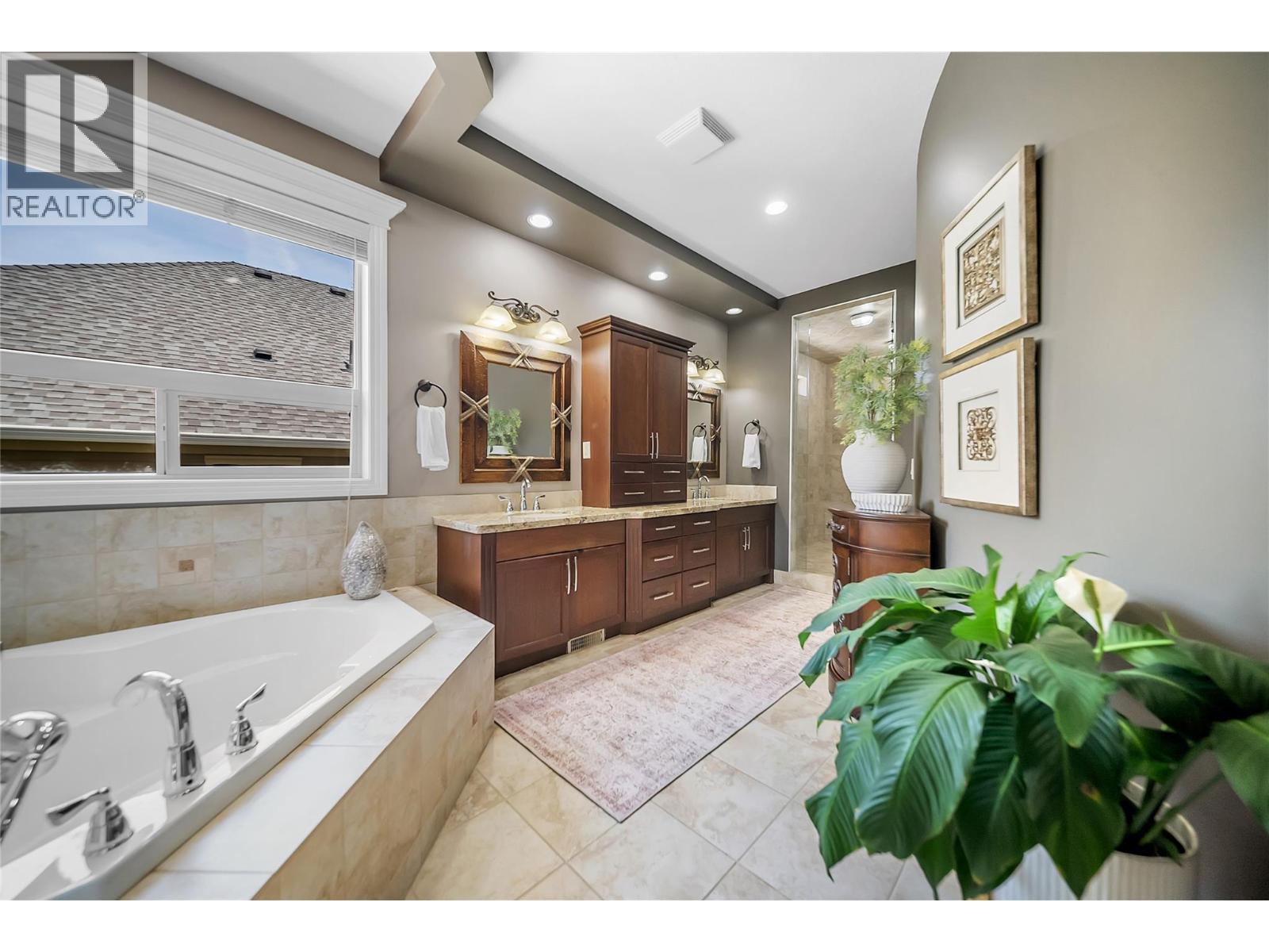 336 Quilchena Drive - 16