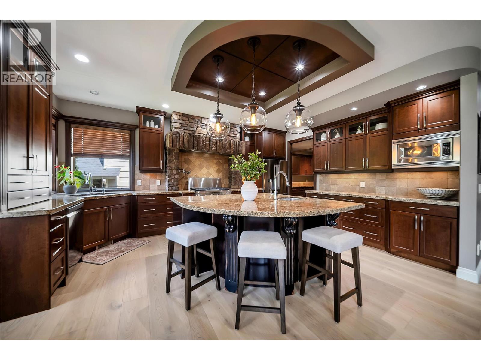 336 Quilchena Drive - 8
