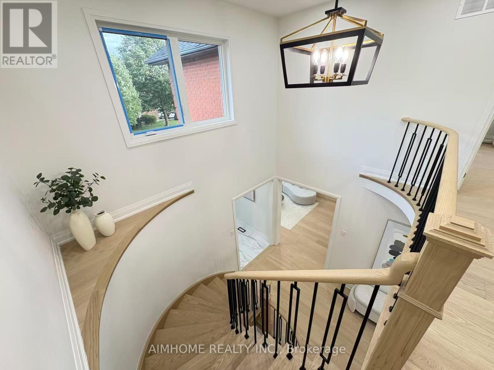 108 BERWICK CRESCENT - 22