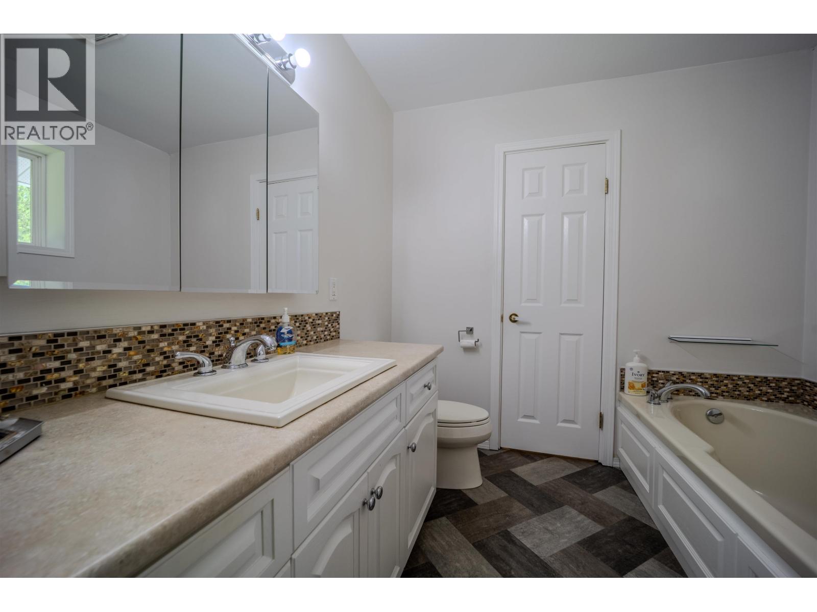 2908 MARION AVENUE - Image 13