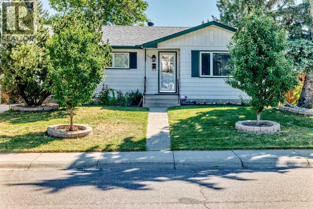 7828 10 Street NW - 1