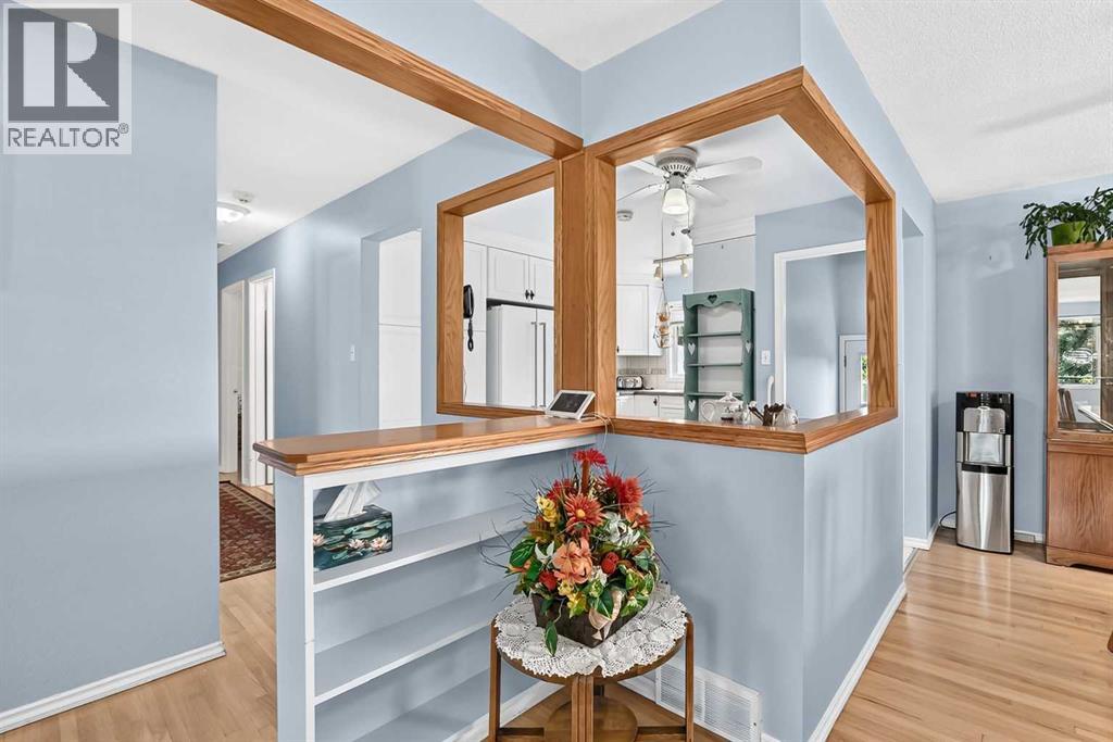 7828 10 Street NW - 10