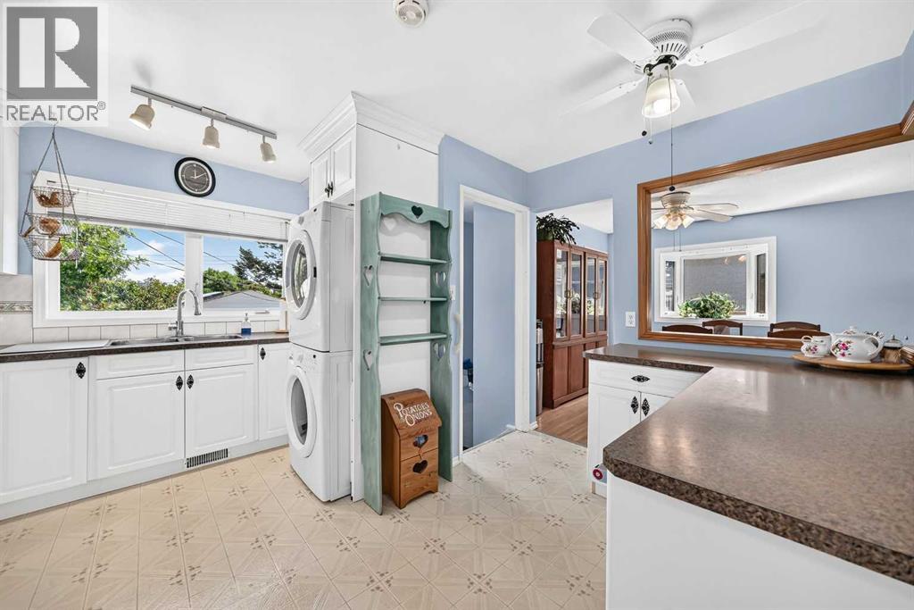 7828 10 Street NW - 11