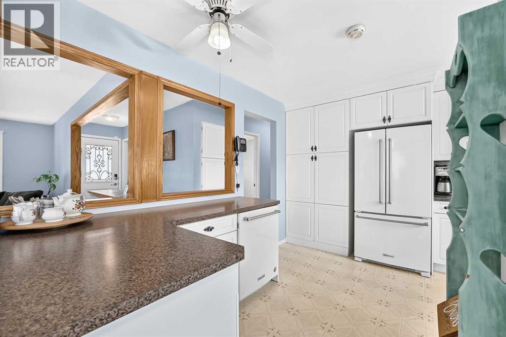 7828 10 Street NW - 12