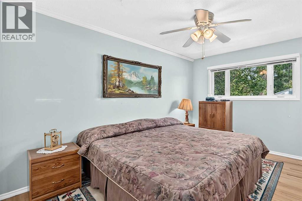 7828 10 Street NW - 16