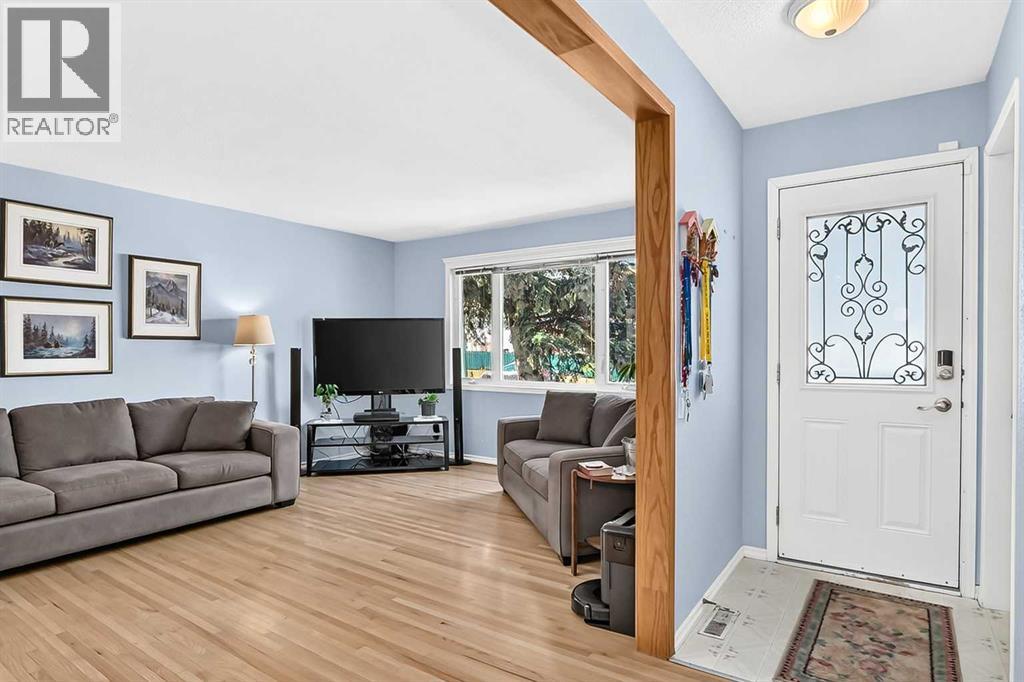 7828 10 Street NW - 3