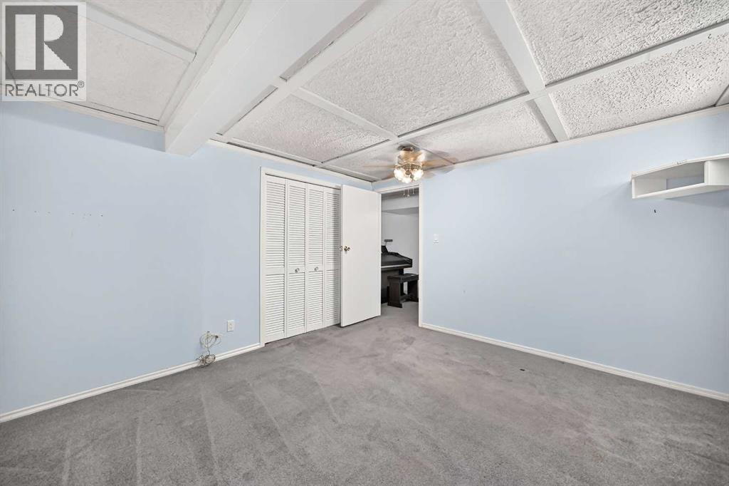 7828 10 Street NW - 30