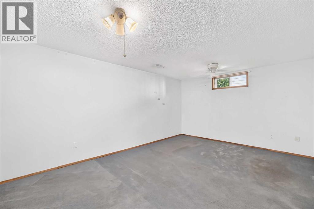 7828 10 Street NW - 31