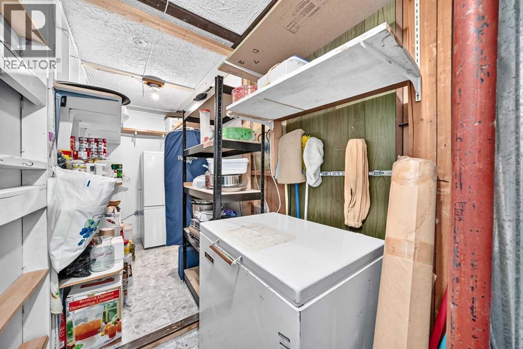 7828 10 Street NW - 36