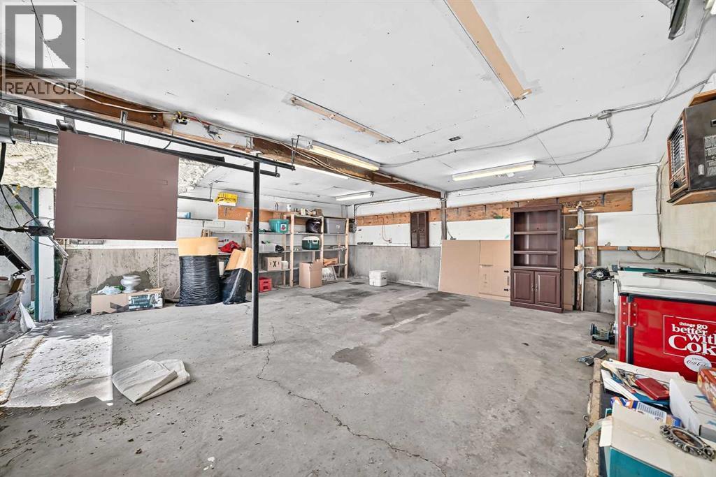 7828 10 Street NW - 47