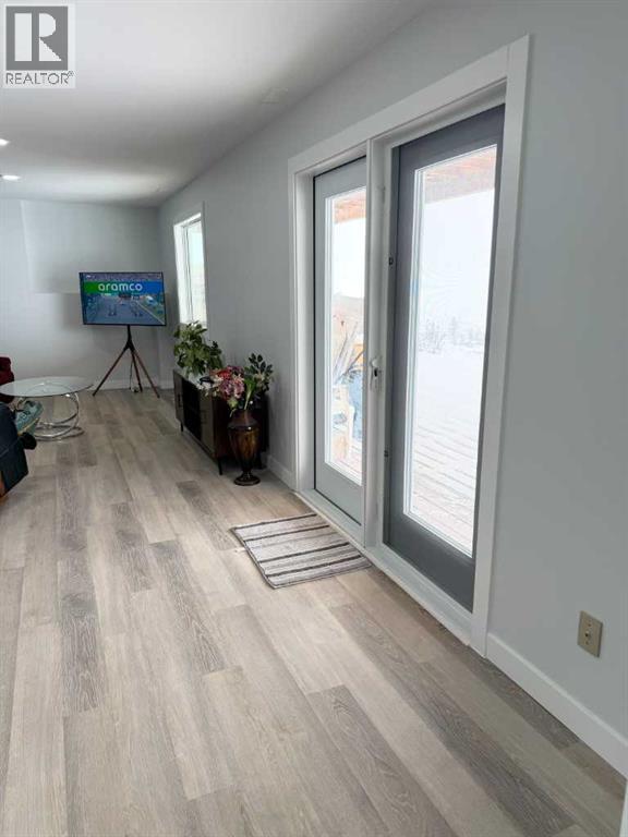 8142 26 Avenue - 28