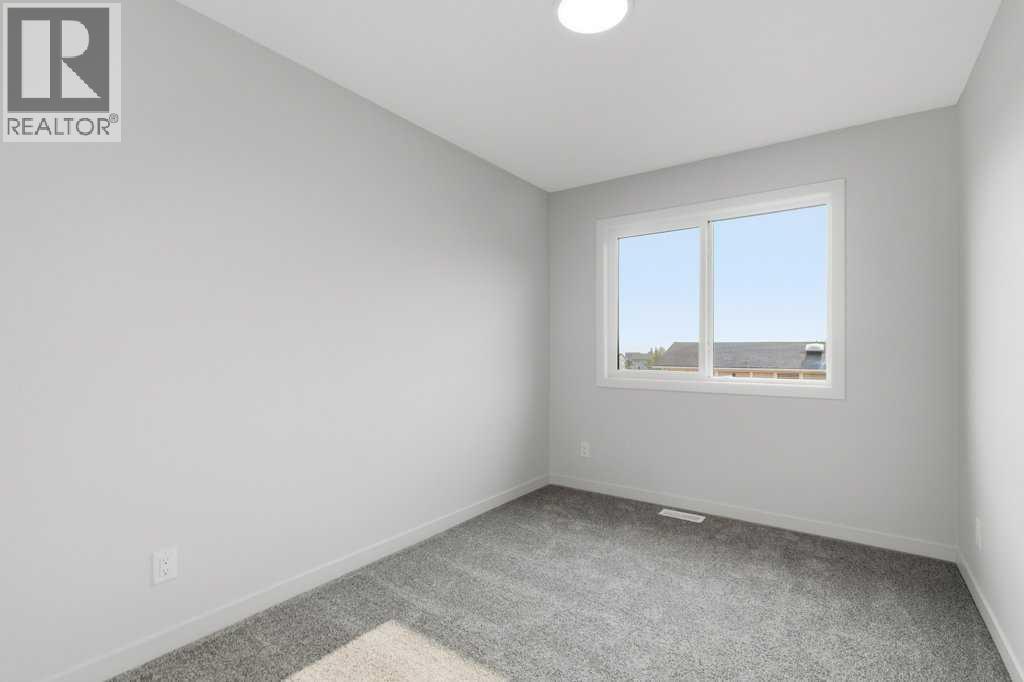 30 Heritage Heath, Cochrane