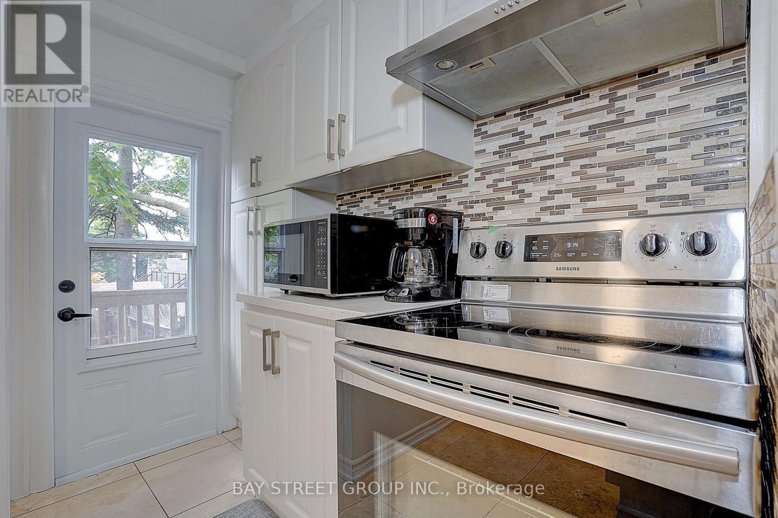 154 ALAMEDA AVENUE - 21