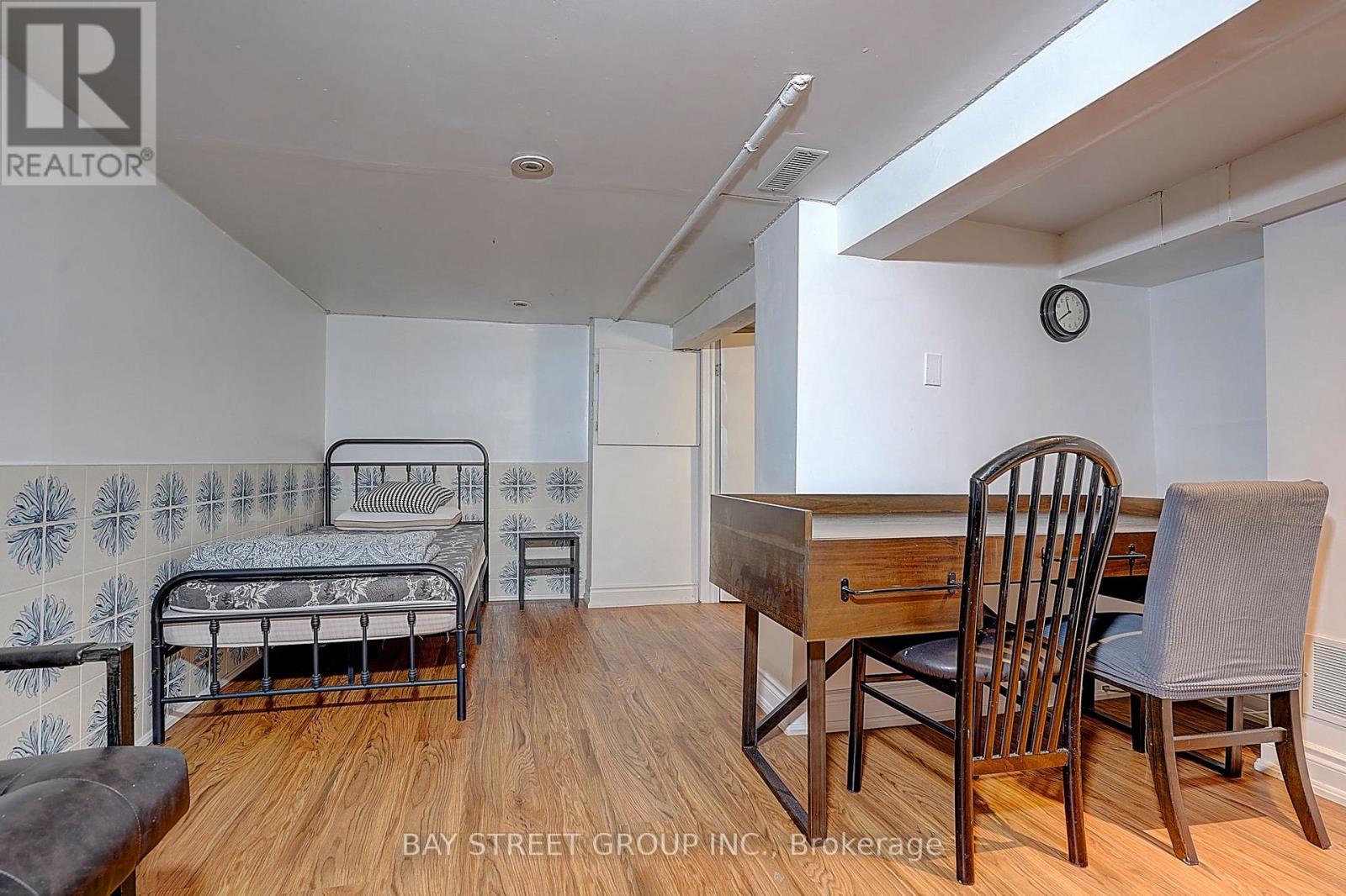 154 ALAMEDA AVENUE - 33