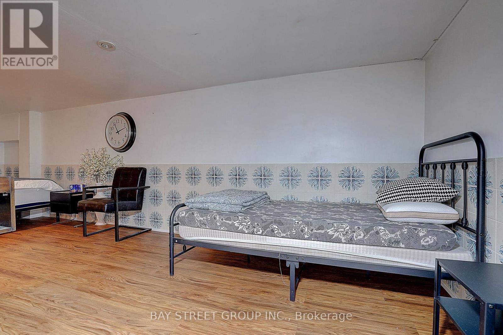 154 ALAMEDA AVENUE - 34