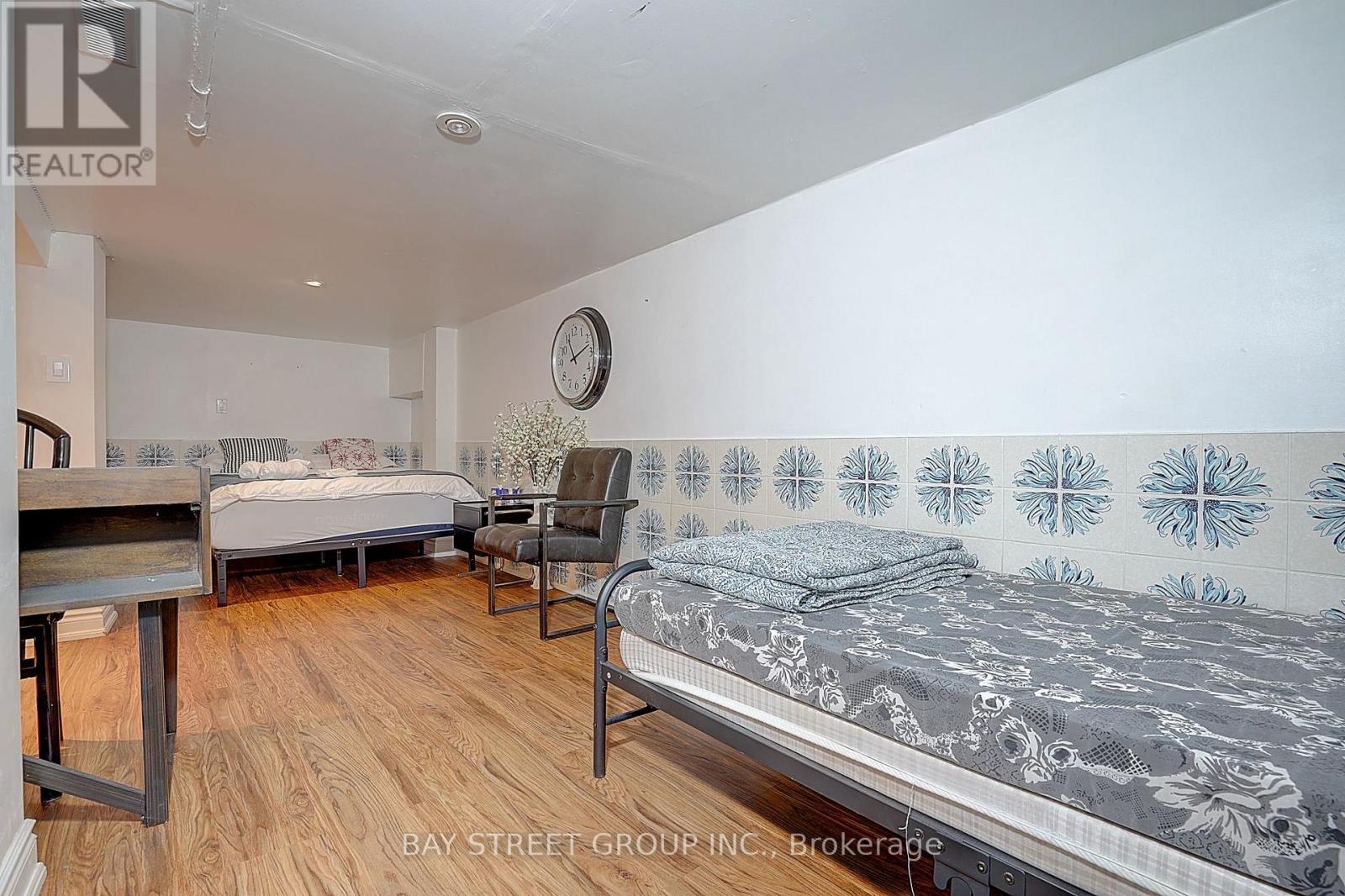 154 ALAMEDA AVENUE - 35