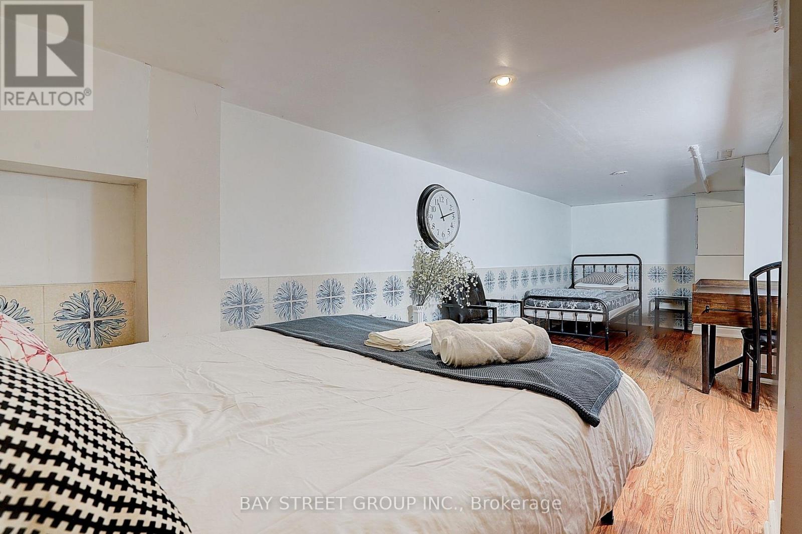 154 ALAMEDA AVENUE - 37