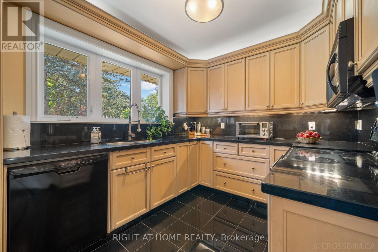 39 GROVETREE ROAD - 14