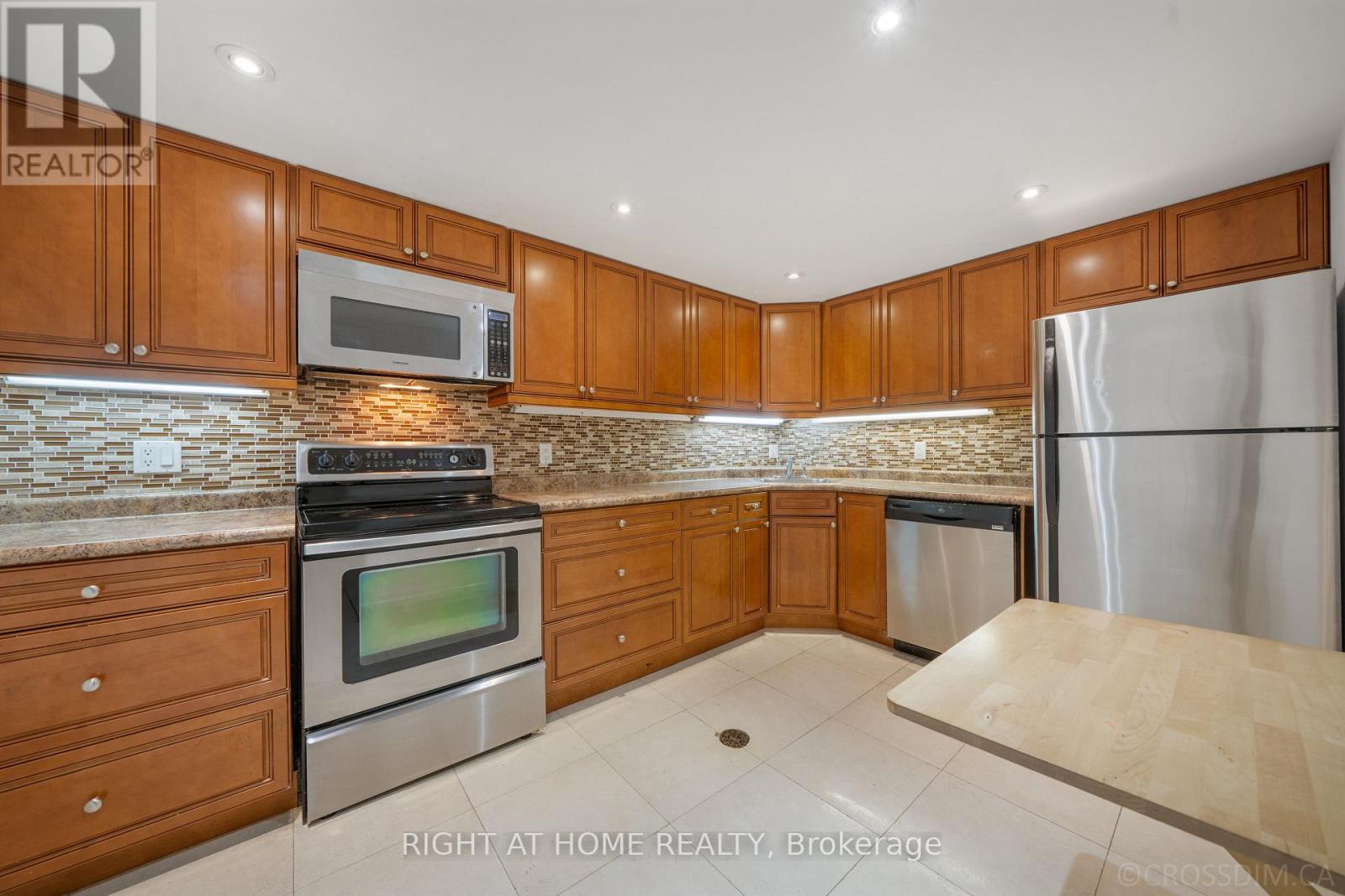 39 GROVETREE ROAD - 24