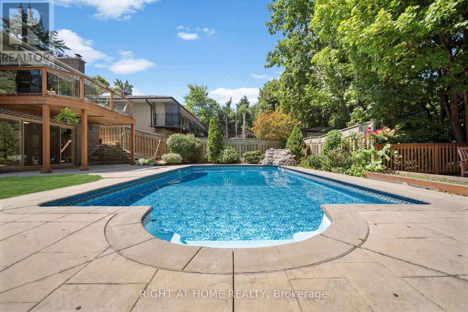 39 GROVETREE ROAD - 37