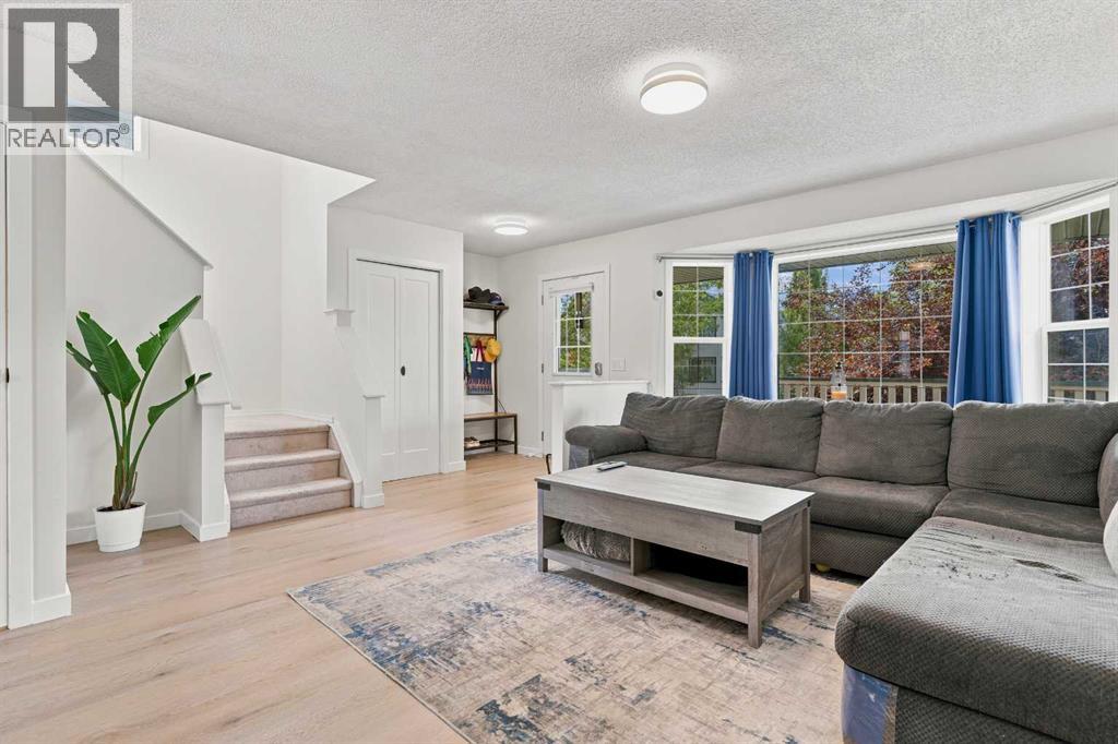 61 Mt Aberdeen Circle SE, McKenzie Lake, Calgary photo 5