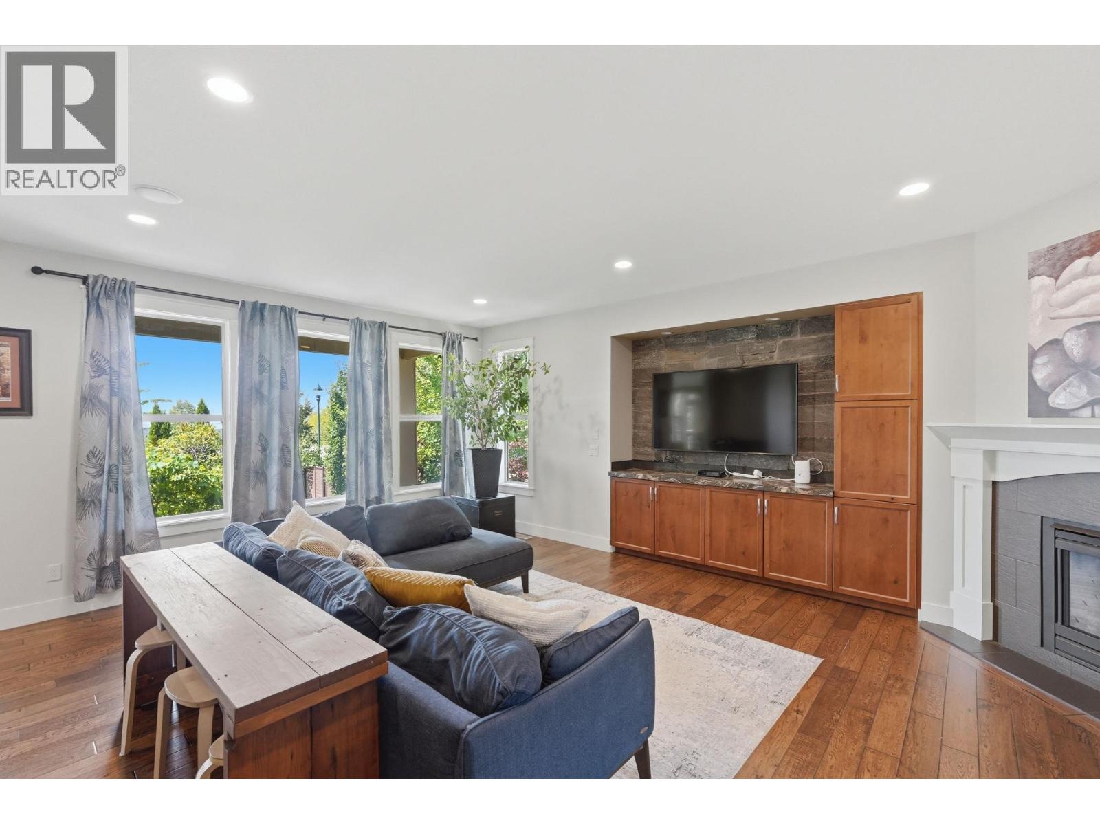 5765 Mountainside Drive, Kelowna