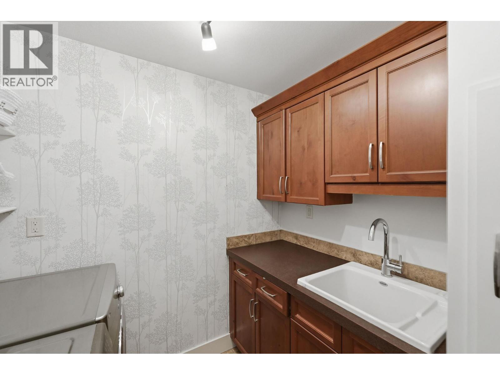 5765 Mountainside Drive, Kelowna
