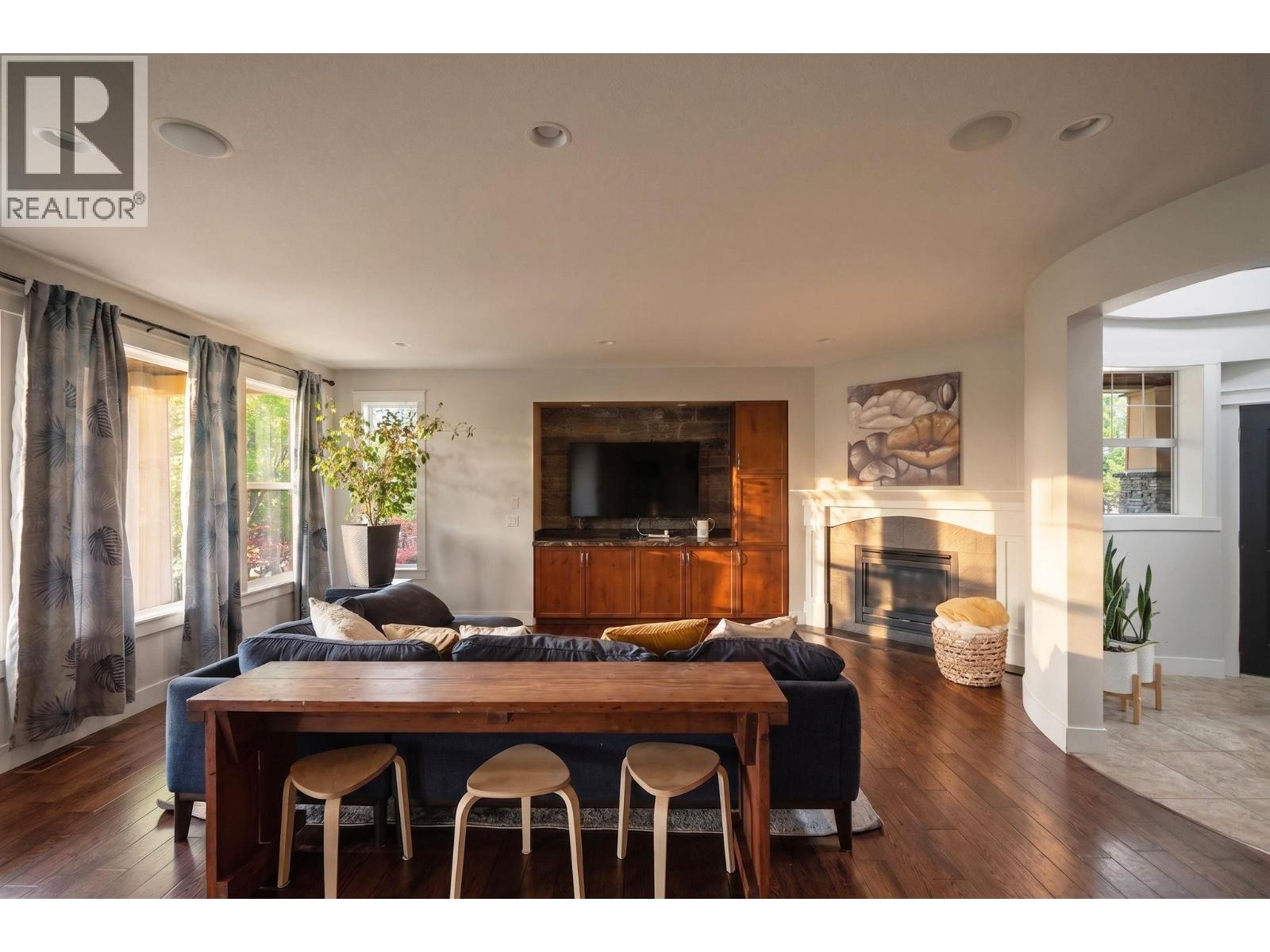 5765 Mountainside Drive, Kelowna
