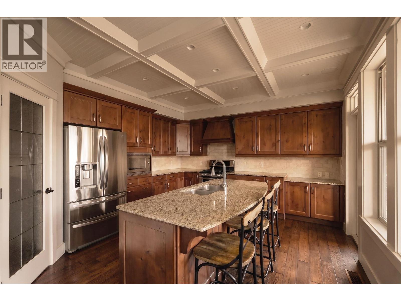 5765 Mountainside Drive, Kelowna