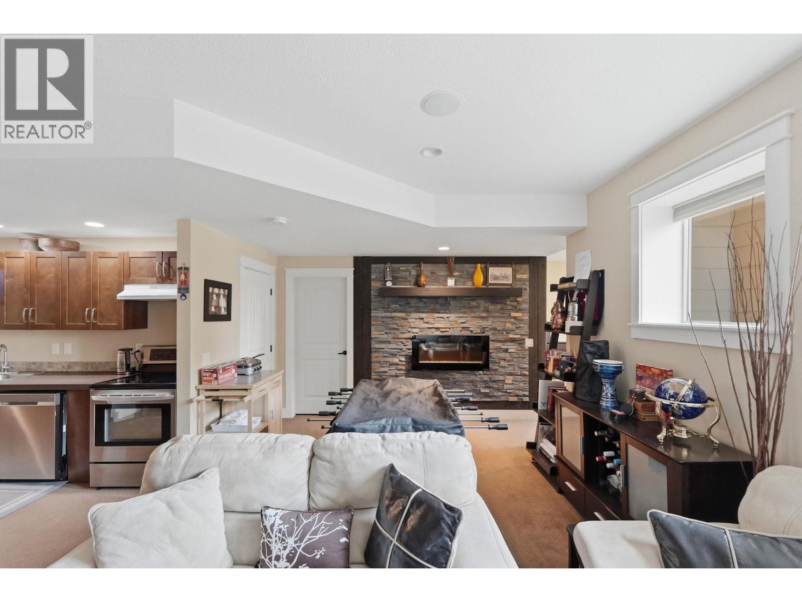 5765 Mountainside Drive, Kelowna