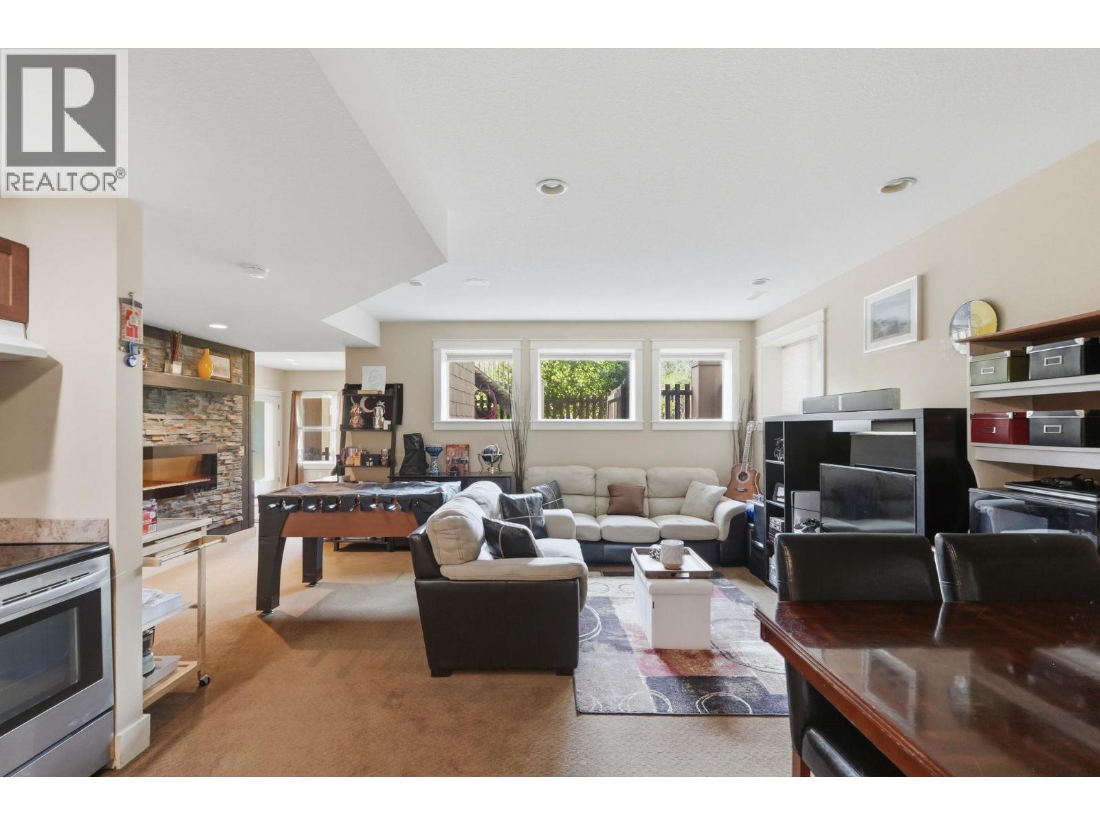 5765 Mountainside Drive, Kelowna
