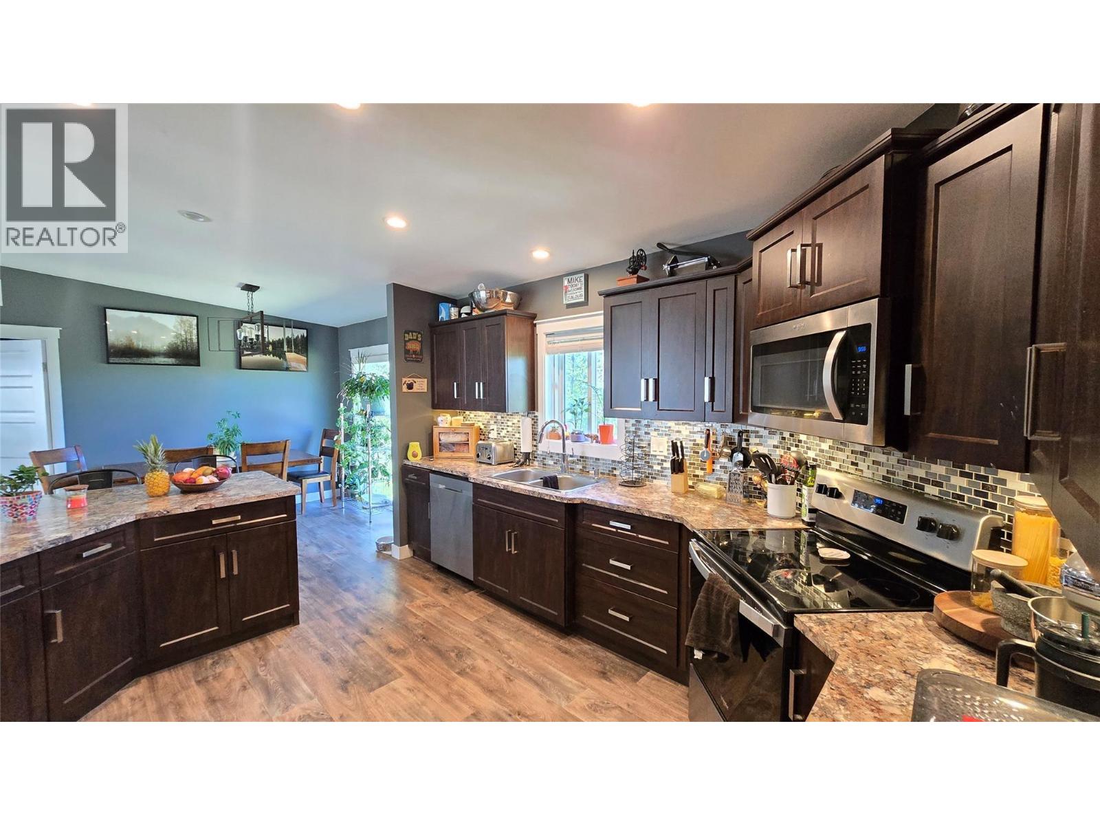 3341 Glengrove Road - 3