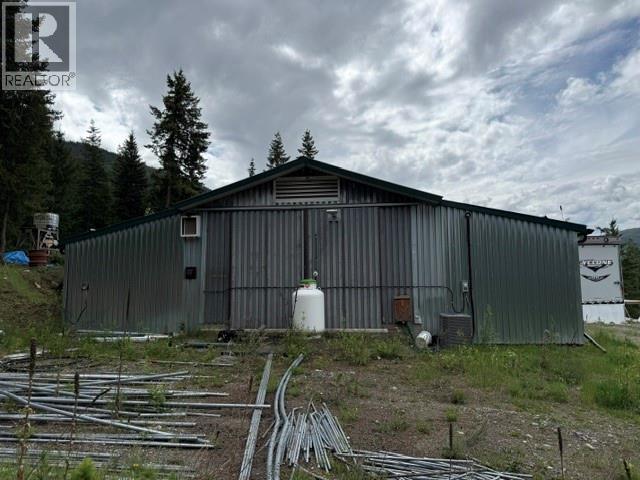 3341 Glengrove Road - 34