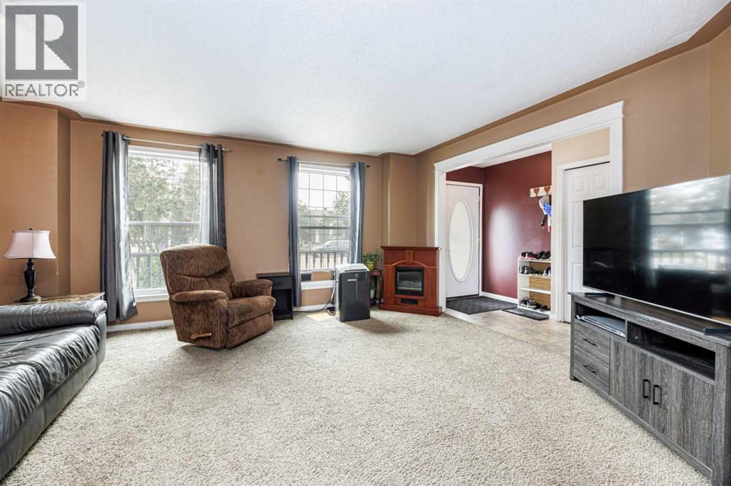 4618 55 Avenue, Lacombe