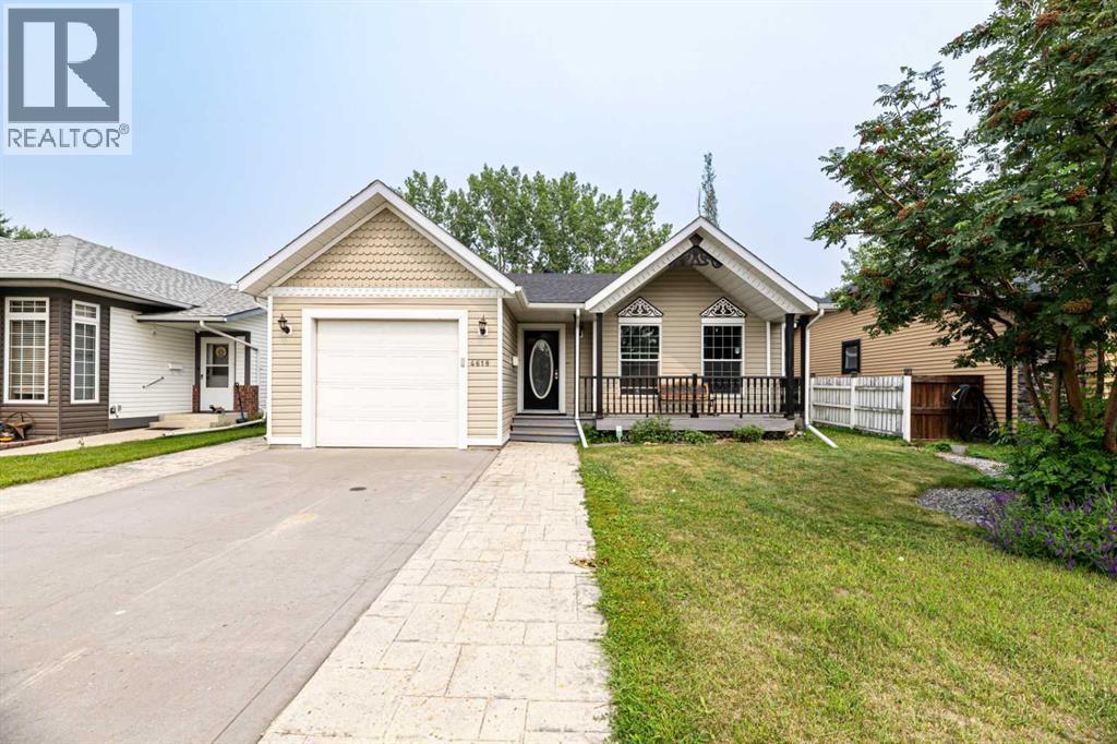 4618 55 Avenue, Lacombe