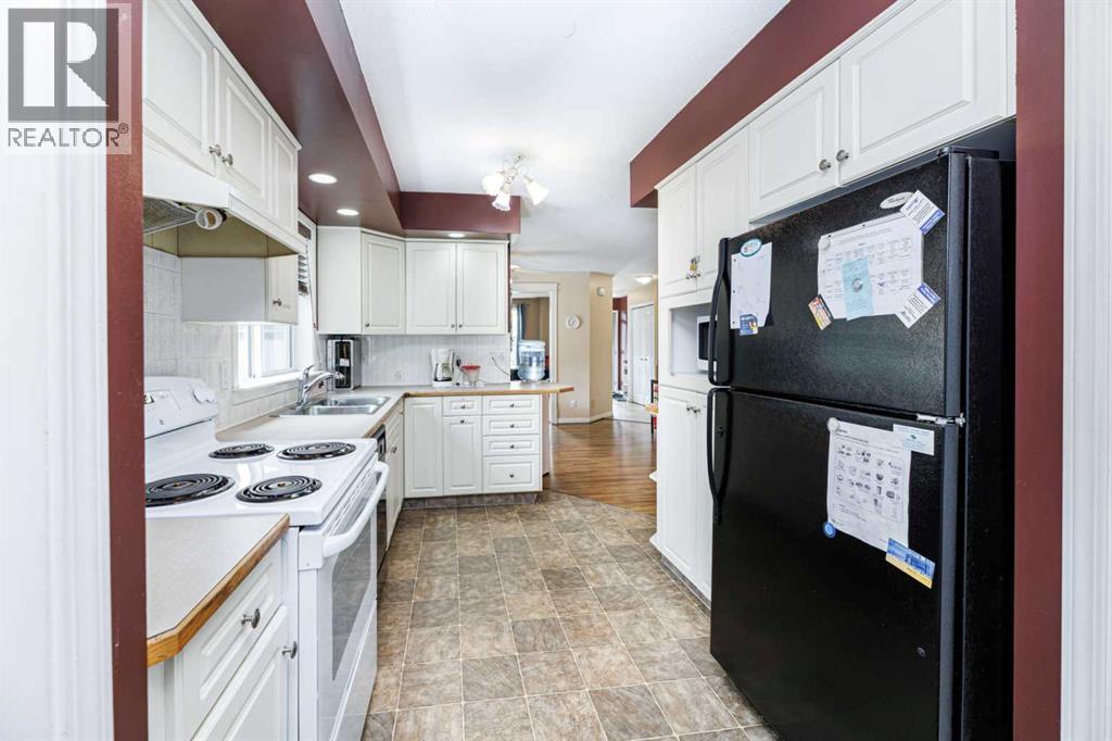 4618 55 Avenue, Lacombe