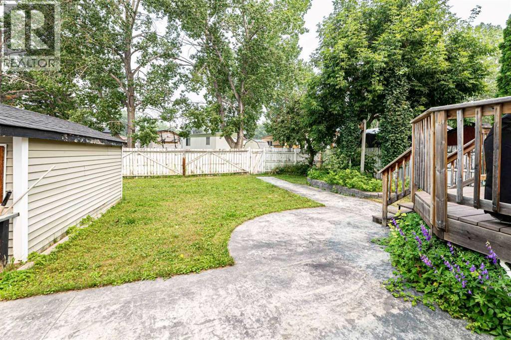 4618 55 Avenue, Lacombe