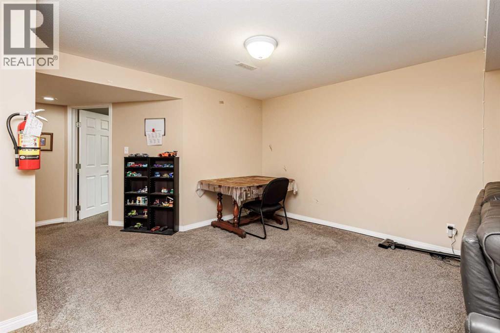 4618 55 Avenue, Lacombe