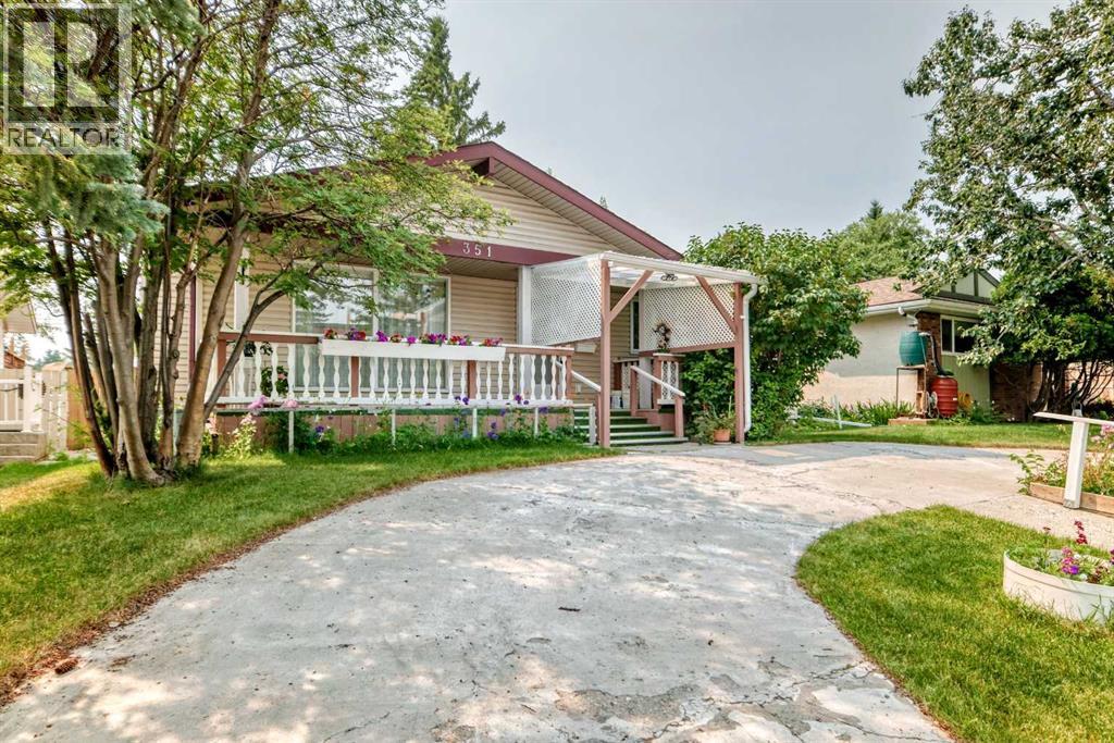 351 Cedarpark Drive SW, Cedarbrae, Calgary photo 2